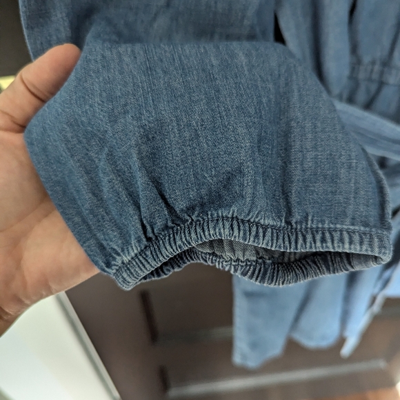 NWT GAP denim chambray puff sleeve V-neck romper - Picture 4 of 6